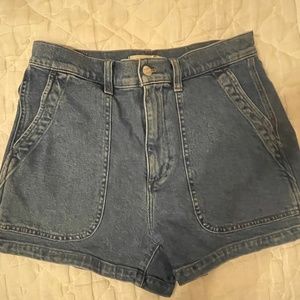 Madewell perfect vintage fatigue shorts in denim